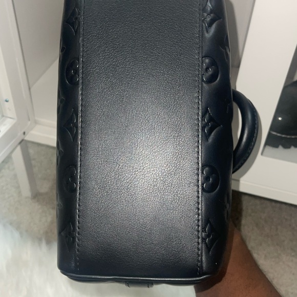 Lambskin Speedy 22 by Louis Vuitton **RARE AND AUTHENTIC** - Picture 11 of 17